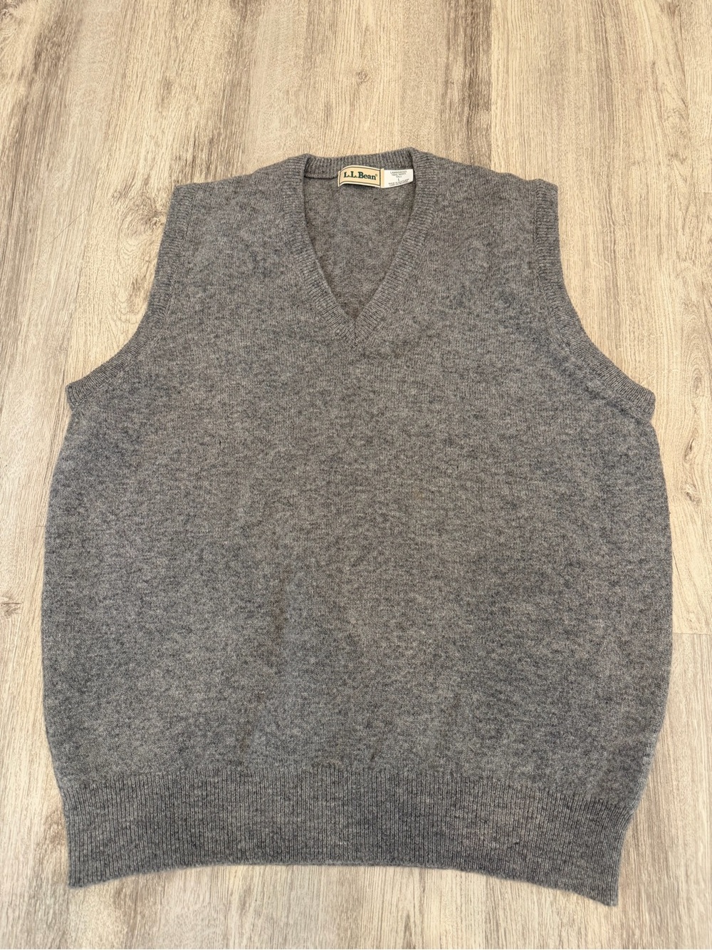 L.L.Bean Large Tall Gray Lambswool 100% Wool V-Neck Sweater Vest Scotland